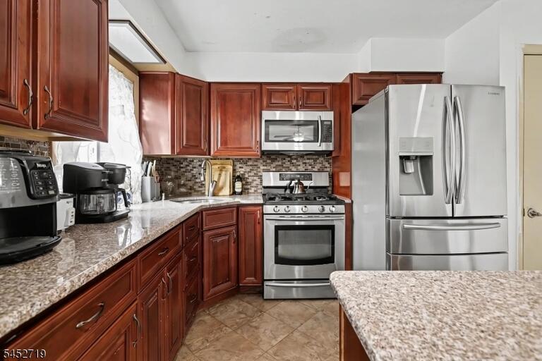 Property listing MLS 4047328 photo 9
