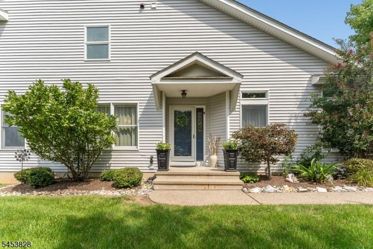 Property listing MLS 4047339 photo 37