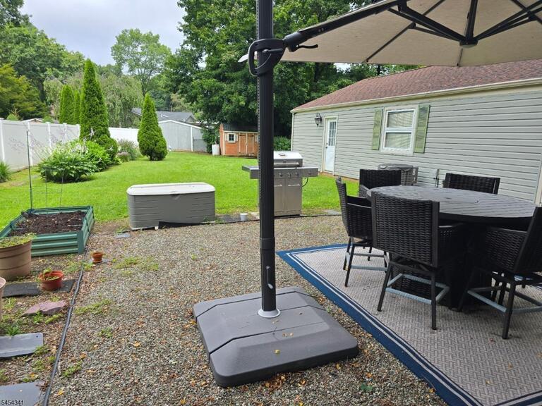 Property listing MLS 4047381 photo 16