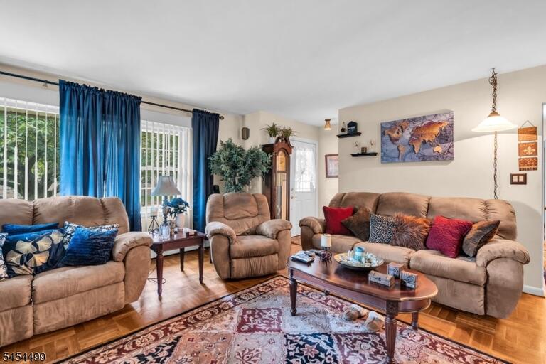 Property listing MLS 4047383 photo 8