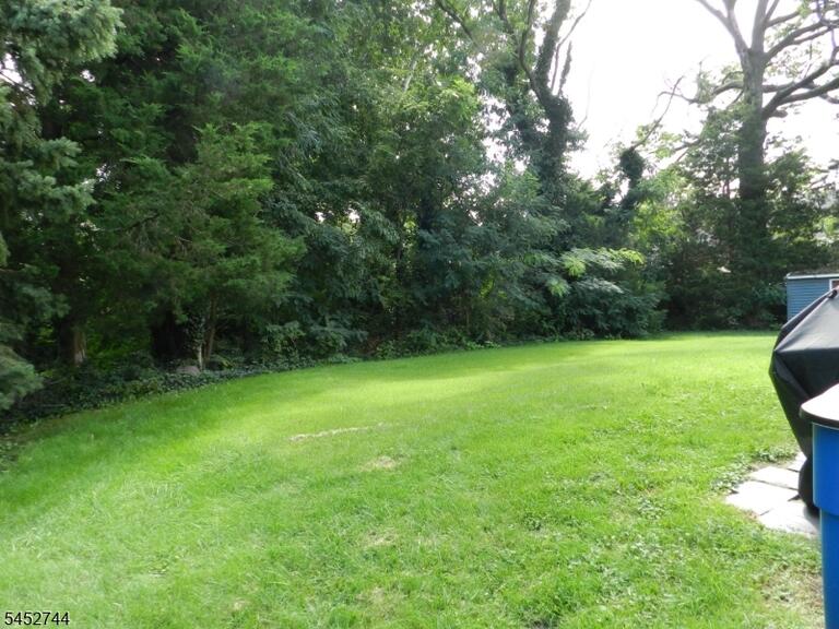 Property listing MLS 4047384 photo 4