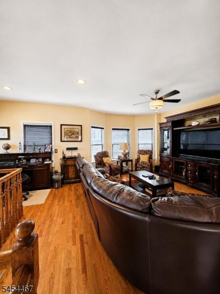 Property listing MLS 4047405 photo 3
