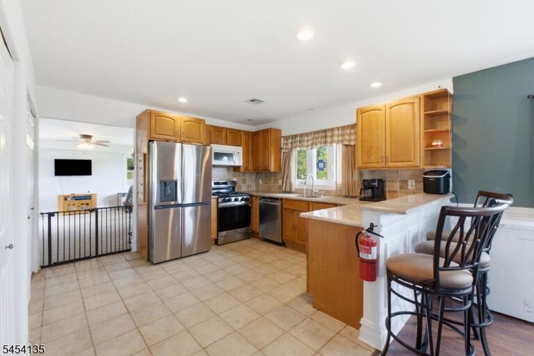 Property listing MLS 4047425 photo 8