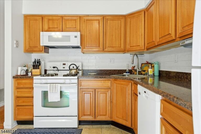 Property listing MLS 4047429 photo 17