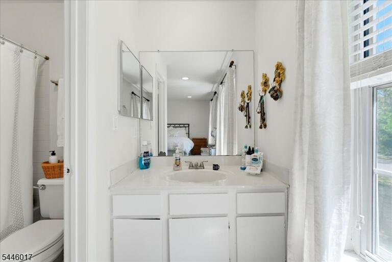 Property listing MLS 4047429 photo 25