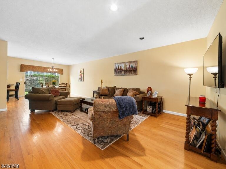 Property listing MLS 4047445 photo 5