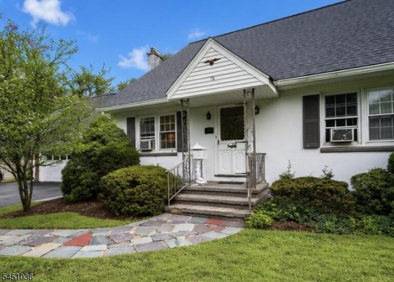 Property listing MLS 4047457 photo 3