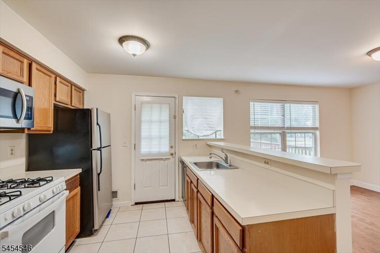 Property listing MLS 4047464 photo 15