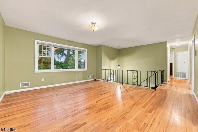 Property listing MLS 4047543 photo 19