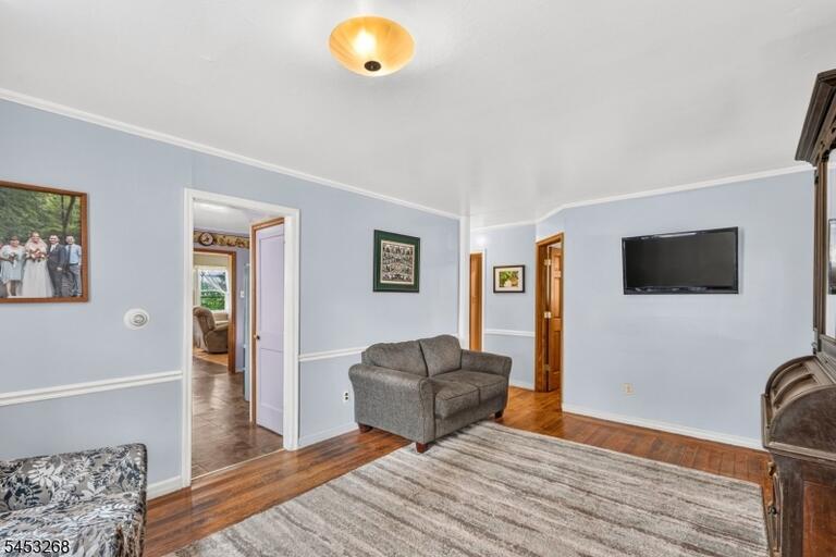 Property listing MLS 4047559 photo 4