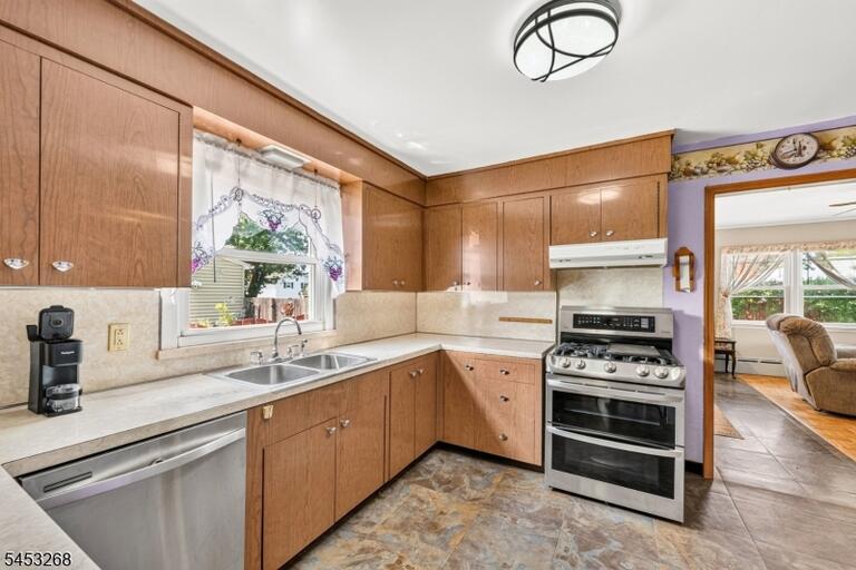 Property listing MLS 4047559 photo 7