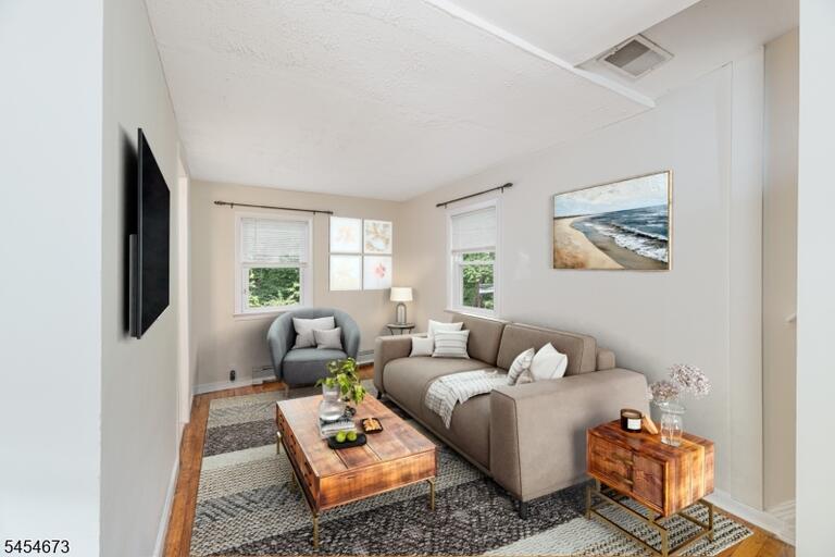 Property listing MLS 4047560 photo 9