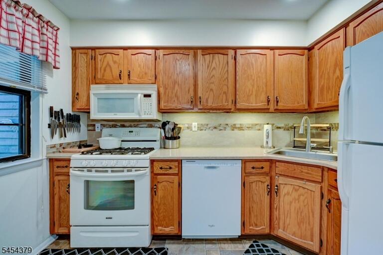 Property listing MLS 4047652 photo 14