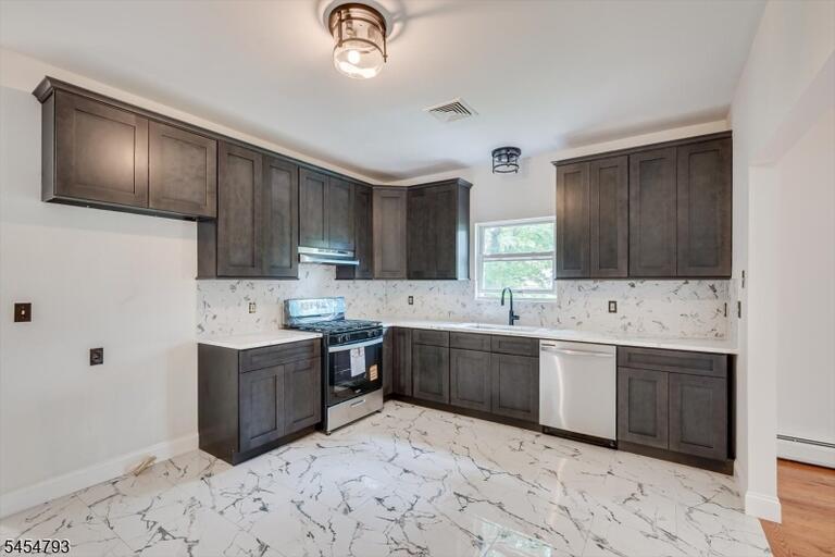 Property listing MLS 4047659 photo 15
