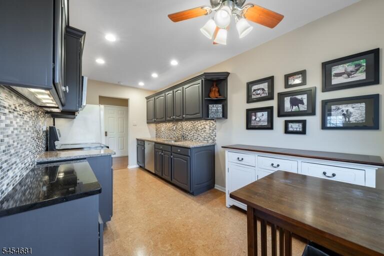 Property listing MLS 4047714 photo 11