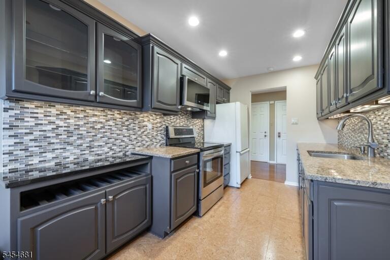 Property listing MLS 4047714 photo 12