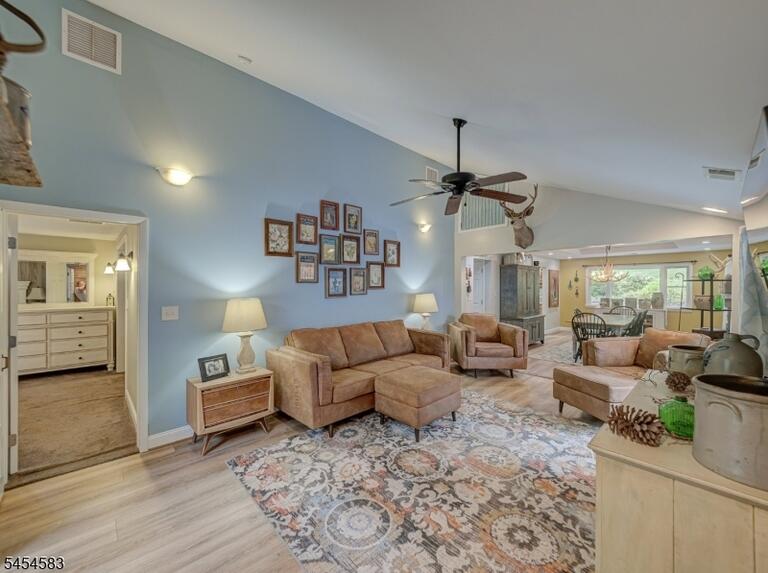 Property listing MLS 4047733 photo 16
