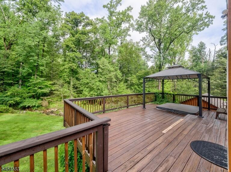Property listing MLS 4047733 photo 23