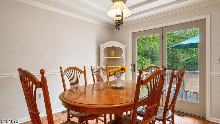 Property listing MLS 4047741 photo 9