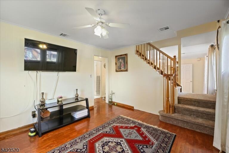 Property listing MLS 4047759 photo 12
