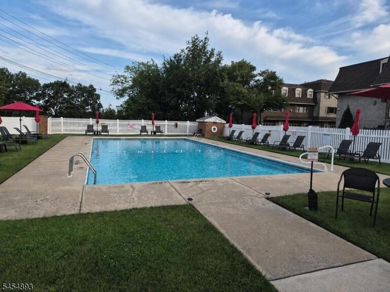 Property listing MLS 4047764 photo 9
