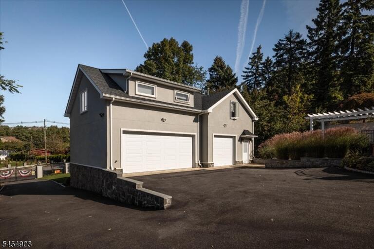 Property listing MLS 4047769 photo 4