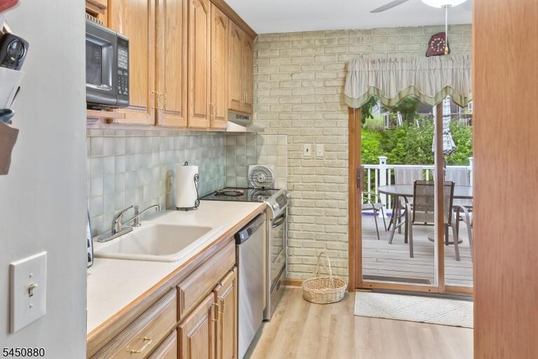 Property listing MLS 4047789 photo 9
