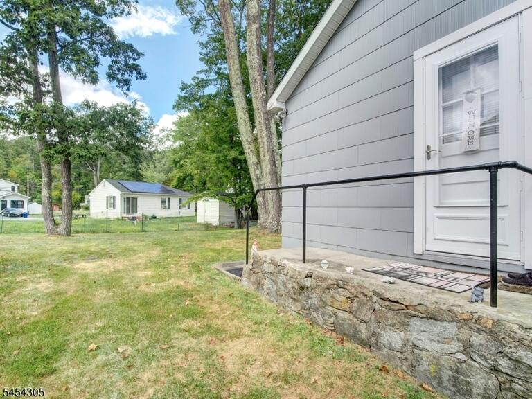 Property listing MLS 4047837 photo 13