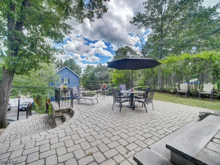 Property listing MLS 4047837 photo 16