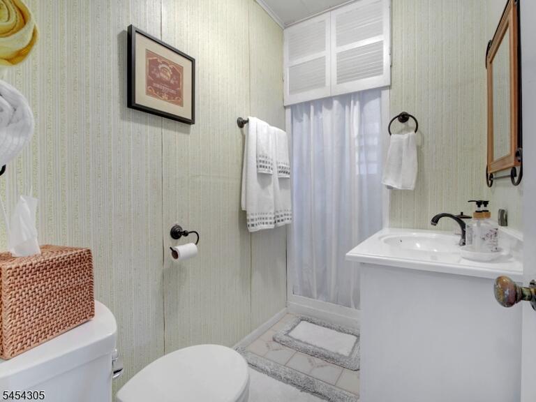 Property listing MLS 4047837 photo 9