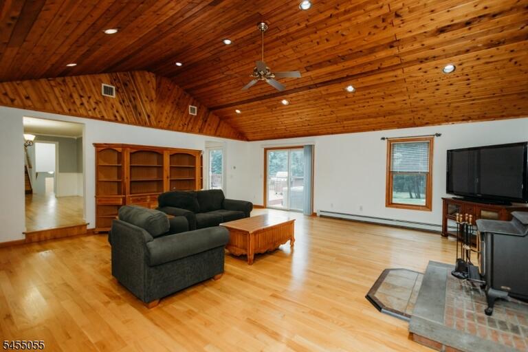 Property listing MLS 4047881 photo 14