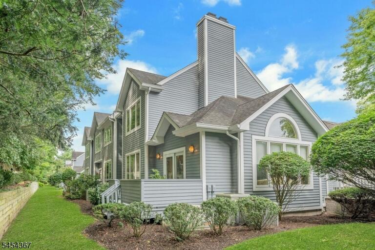 Property listing MLS 4047884 photo 3