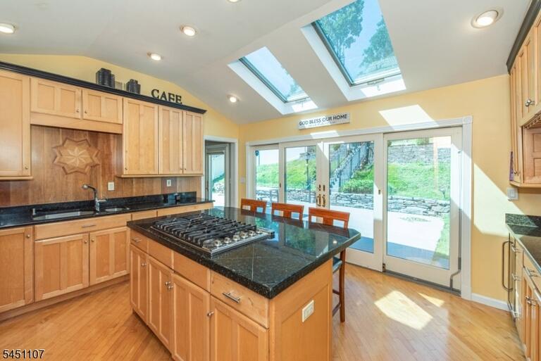 Property listing MLS 4047885 photo 7