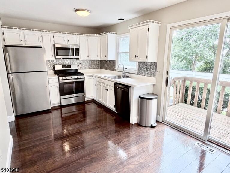 Property listing MLS 4047891 photo 4