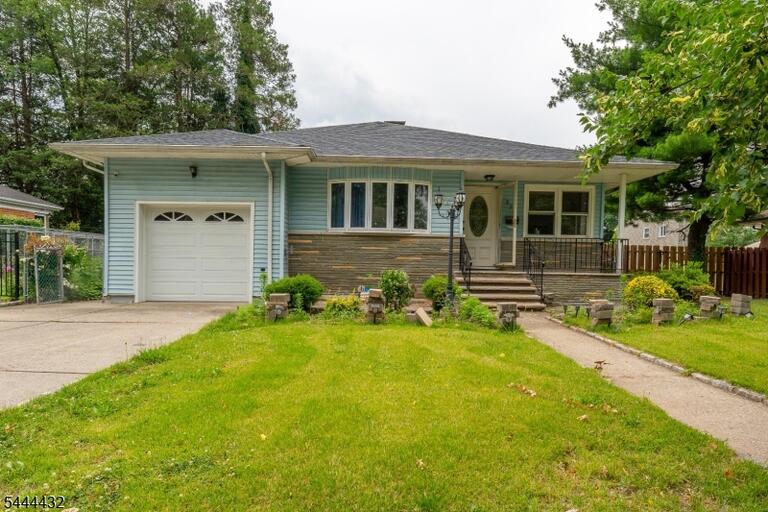 Property listing MLS 4047894 photo 2