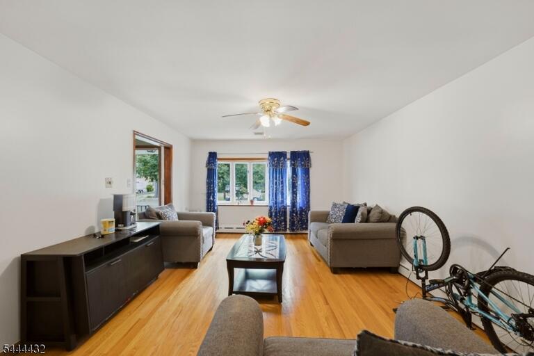Property listing MLS 4047894 photo 3