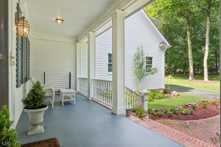 Property listing MLS 4047895 photo 3