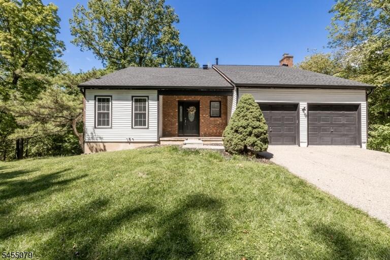 Property listing MLS 4047915 photo 1