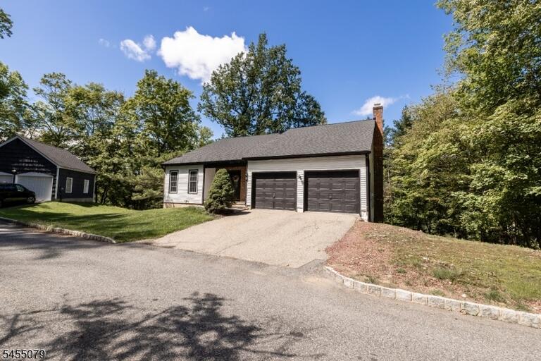 Property listing MLS 4047915 photo 2