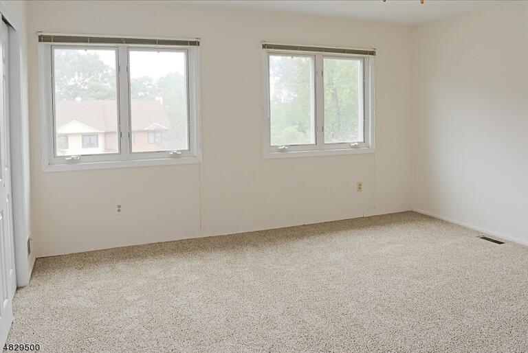Property listing MLS 4047933 photo 11