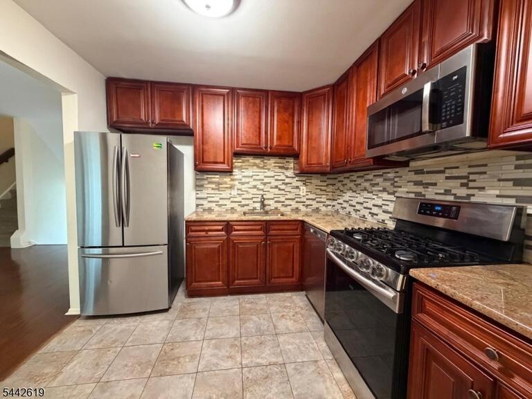 Property listing MLS 4047933 photo 5