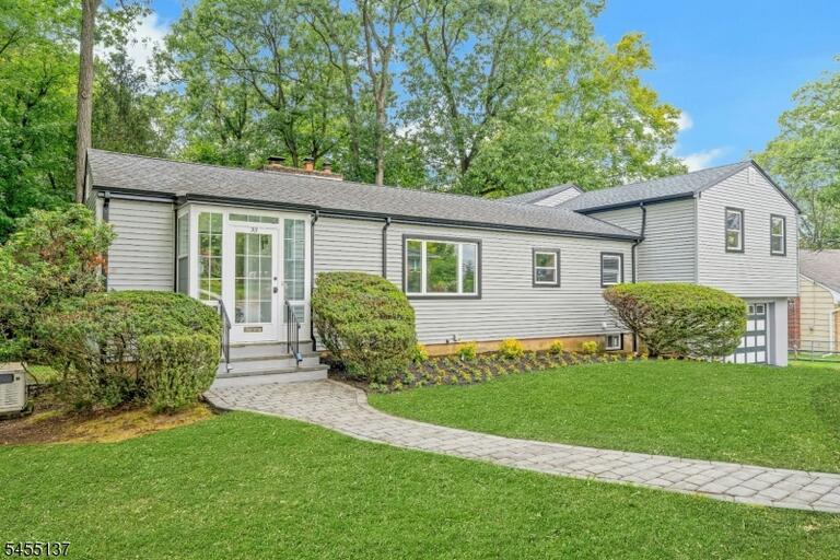 Property listing MLS 4047953 photo 1