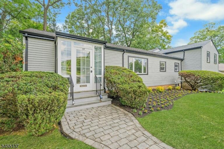 Property listing MLS 4047953 photo 3