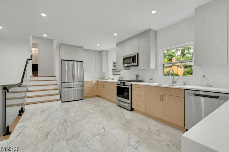 Property listing MLS 4047953 photo 7