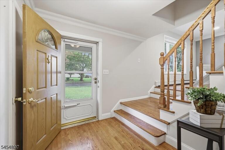 Property listing MLS 4047961 photo 3