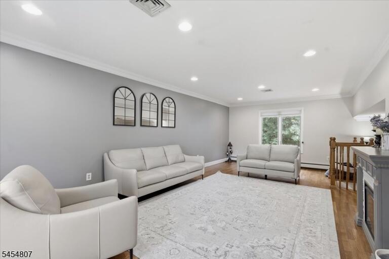 Property listing MLS 4047961 photo 6