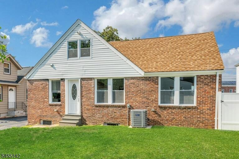 Property listing MLS 4047964 photo 2