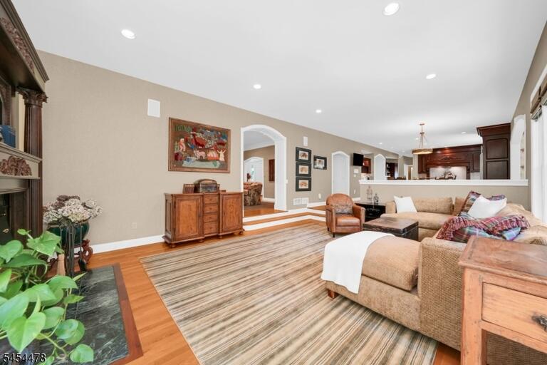 Property listing MLS 4047990 photo 17