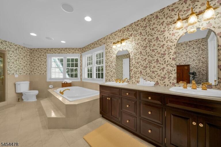 Property listing MLS 4047990 photo 24