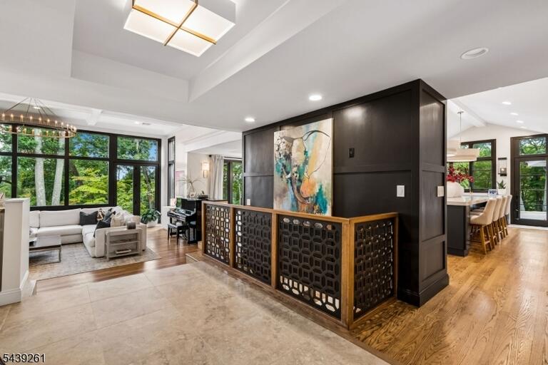 Property listing MLS 4047996 photo 8